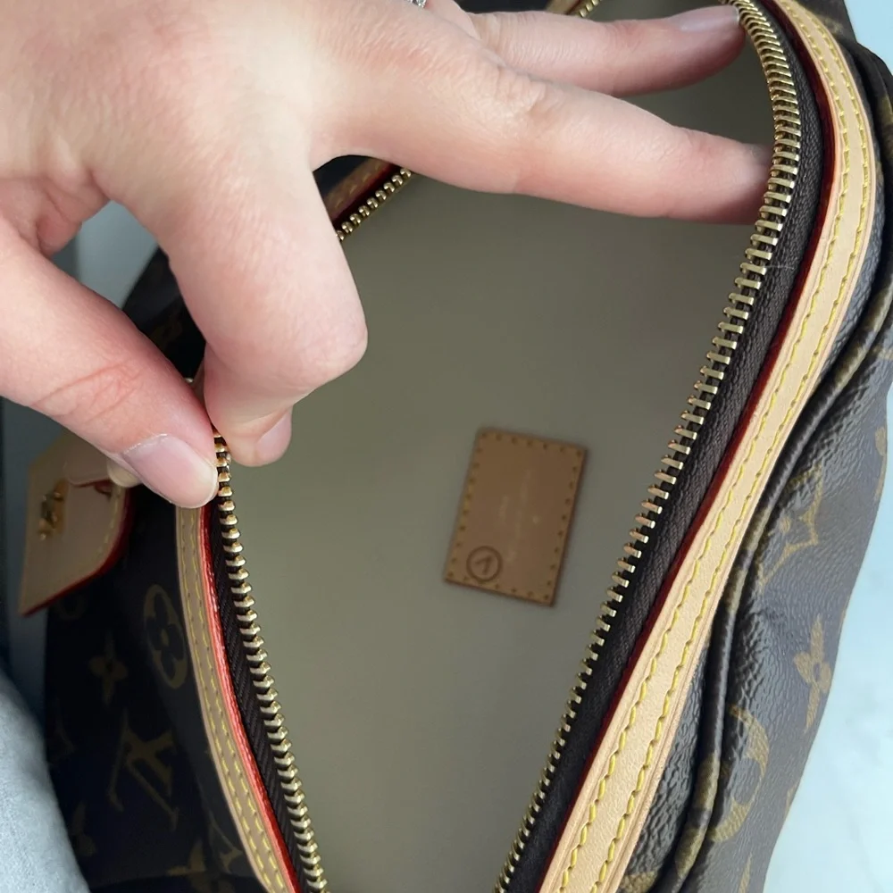 Louis Vuitton Monogram High Rise BumBag - Picture 11 of 14